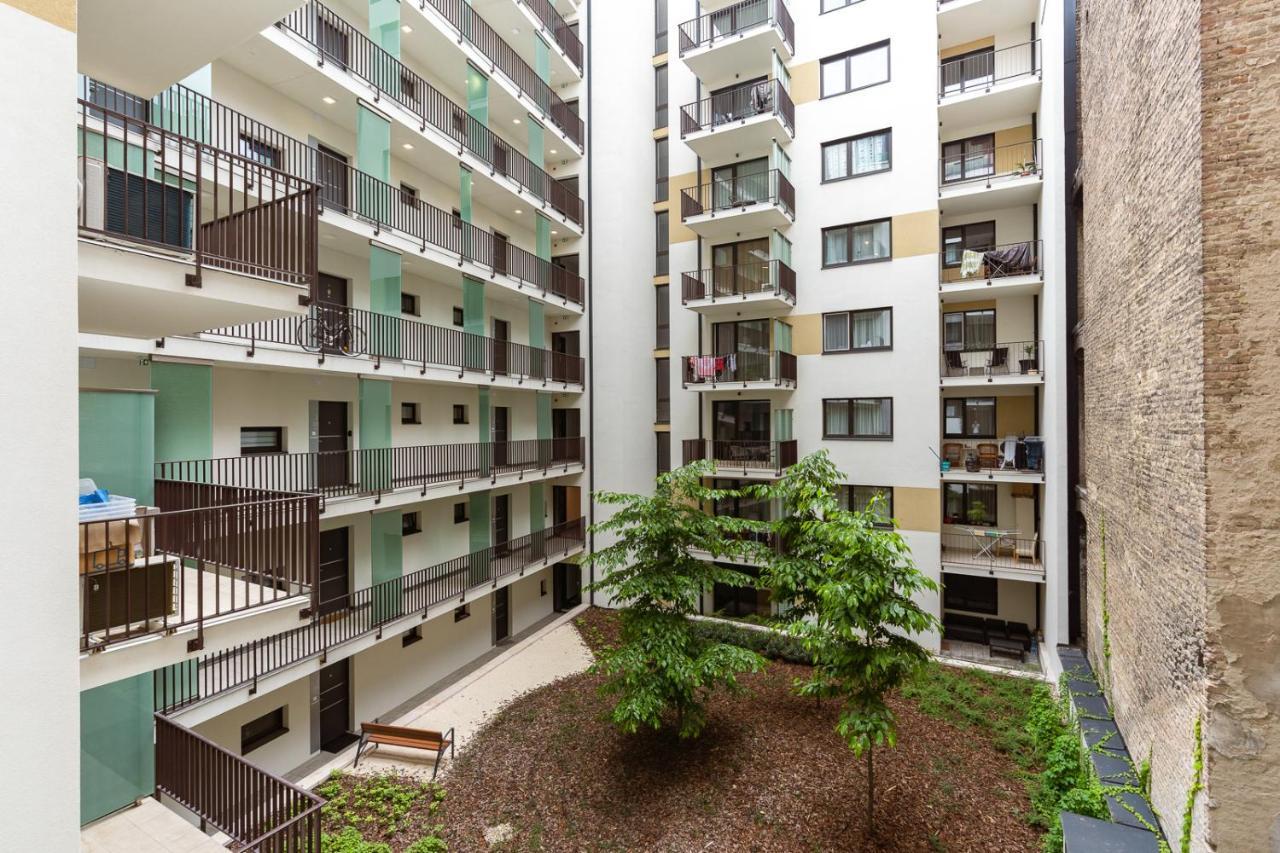 Modern & Newly Built Apartment With Private Garage — Fotók 2